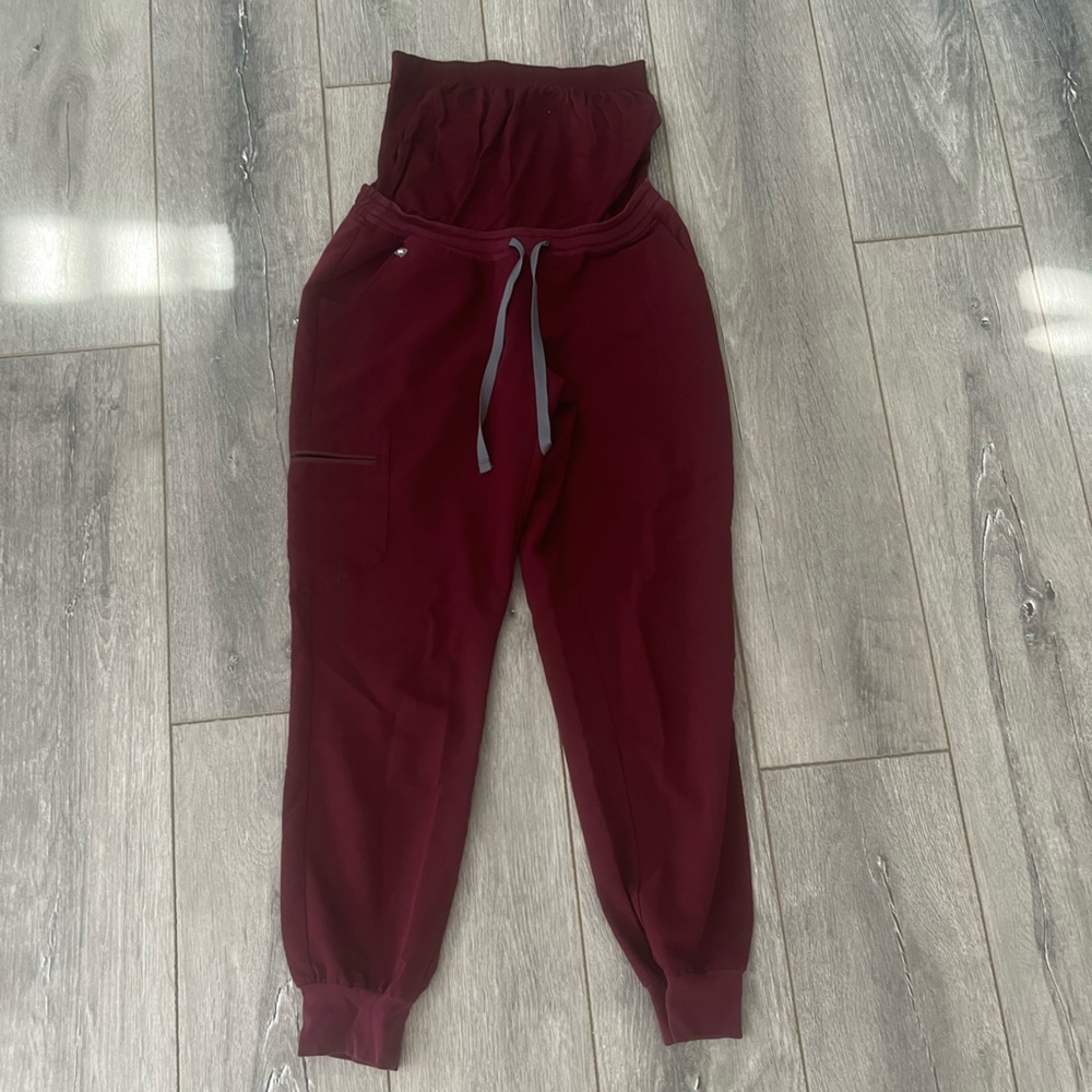 Figs maternity scrub pants